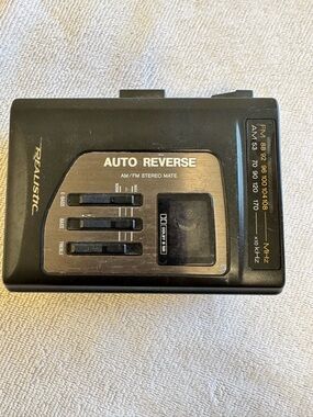 Realistic Auto Reverse AM/FM Stereo Cassette Player - Black